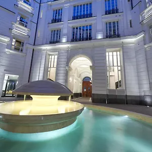 The One Luxury , Neapel Italien